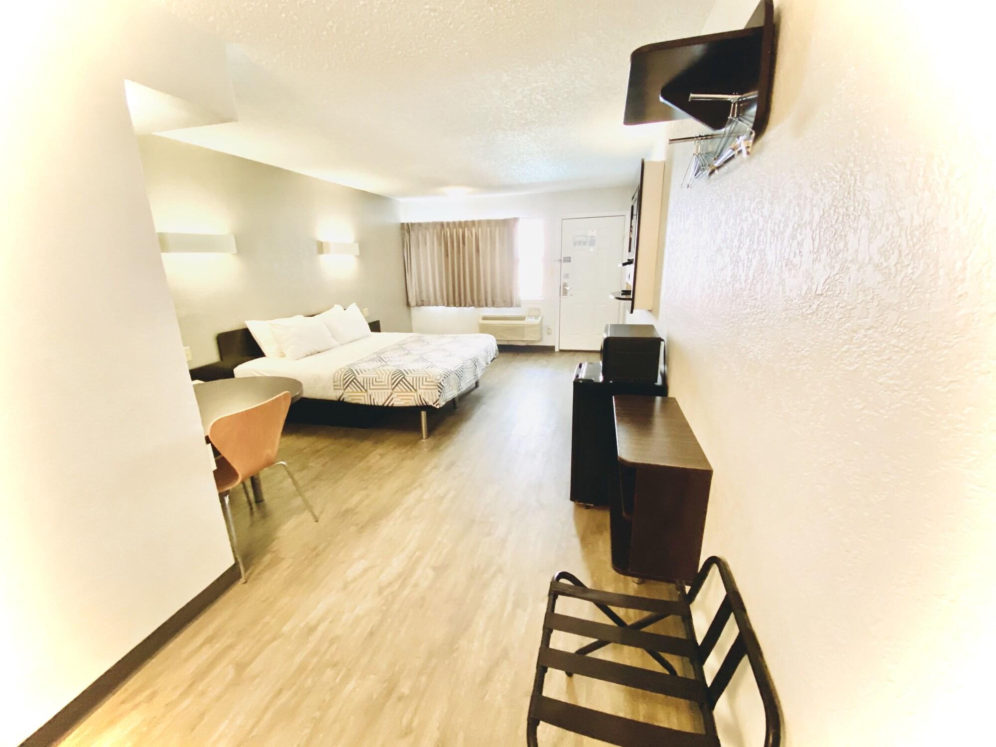 伯尼 - 6号汽车旅馆 外观 照片